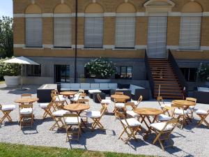 Teak Bistrotisch klein 6